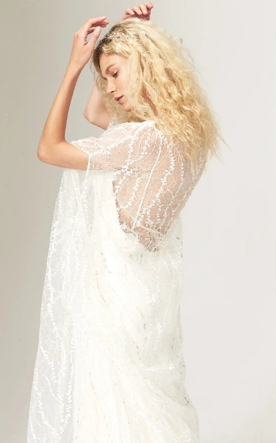 Cape: Savanah Miller " Moda Operandi"