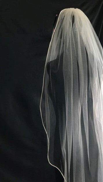 Veil 110: Rattail edge veil fingertip length 1 tier