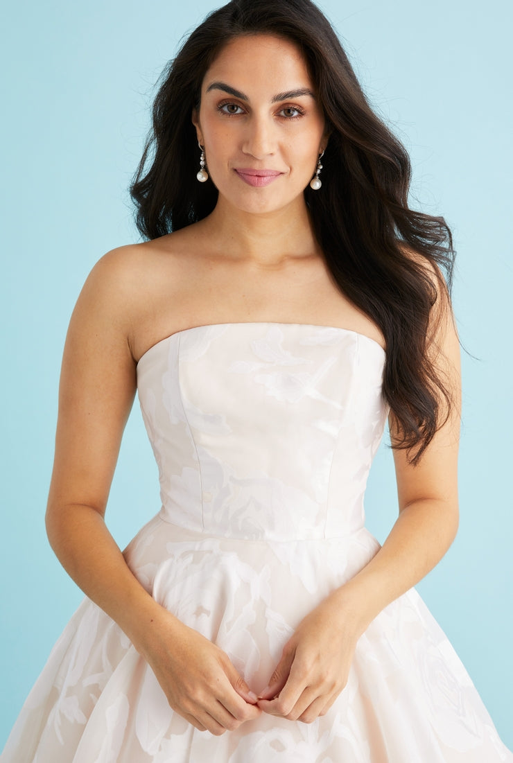 Dress: 3016 Lea-Ann Belter “Rowan-X” Waist : 30