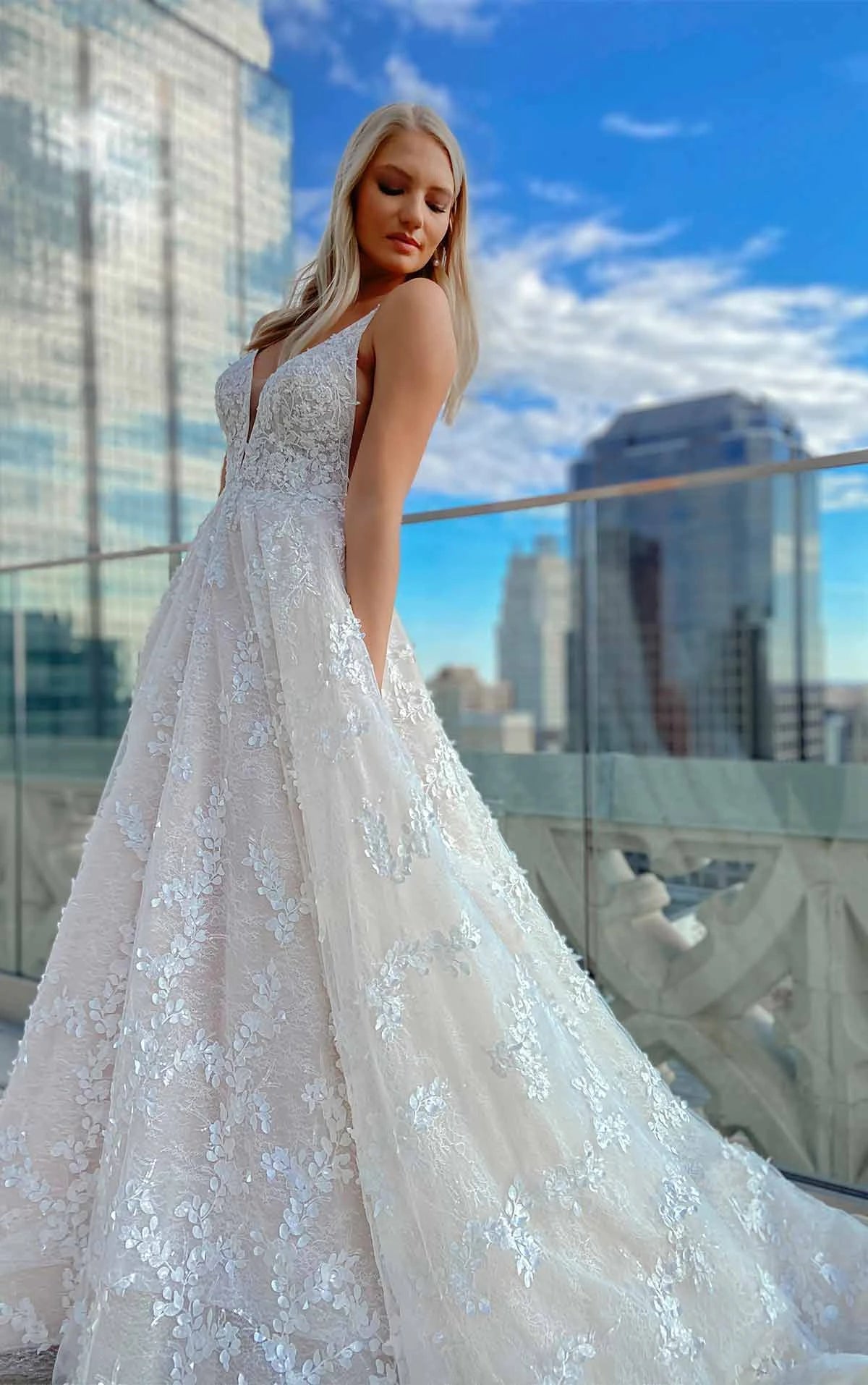 Dress: 3043 Martina Liana "1325" Waist: 30