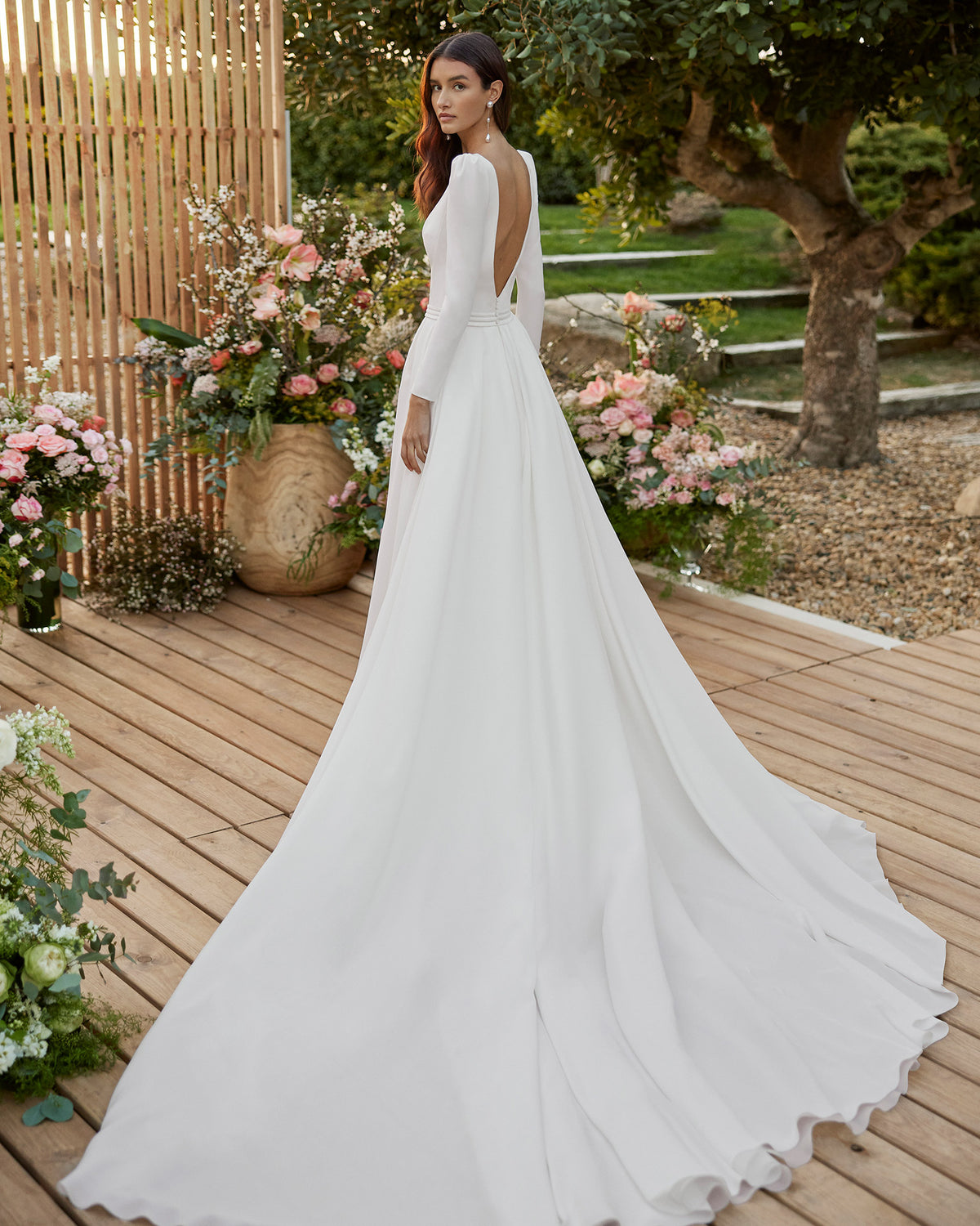 Dress: 2808 Rosa Clará Couture "Caldas" Waist: 28
