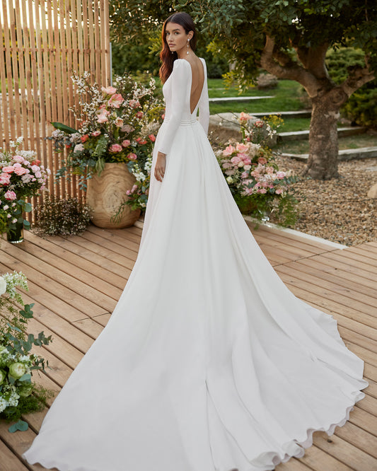 Dress: 2808 Rosa Clará Couture "Caldas" Waist: 28