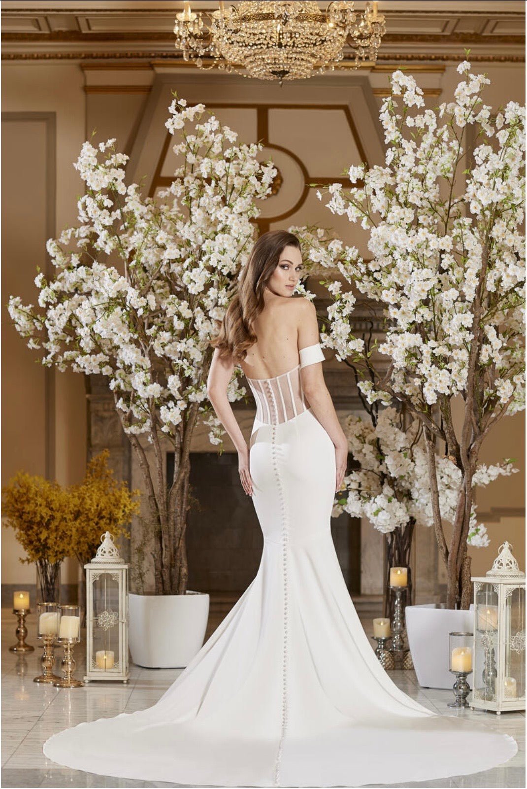 New Dress: 2830 Icon by Alexander “Aria” Waist: 28
