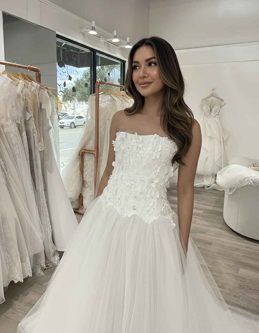 Dress: 3220 Ines Di Santo “Junniper” Waist: 32