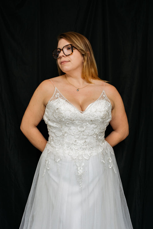Dress 3565: La Boheme Bridal "Jade" waist 34