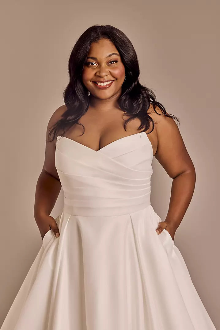 Dress: 3203 Oleg Cassini "CWG1027" Waist: 32