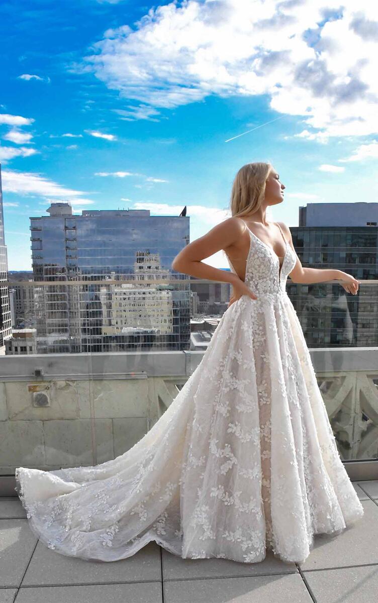 Dress: 3043 Martina Liana "1325" Waist: 30