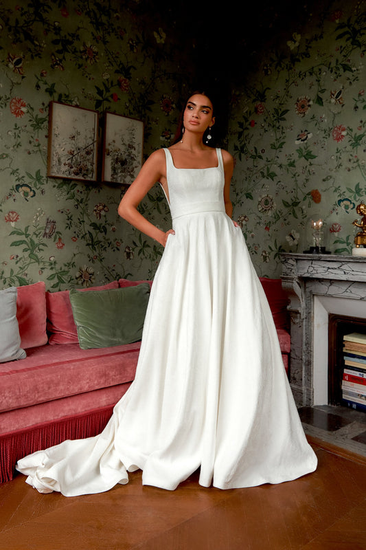 Dress: 2734 Sincerity by Justin Alexander "44357" Waist: 27