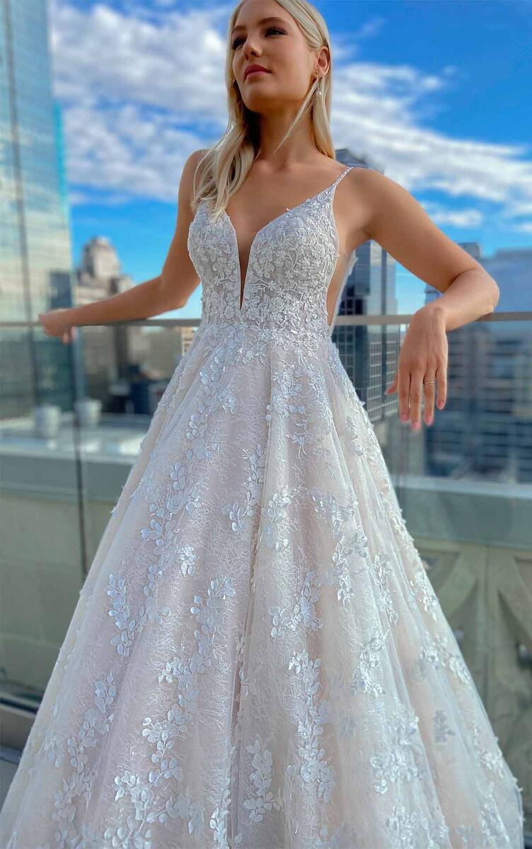 Dress: 3043 Martina Liana "1325" Waist: 30