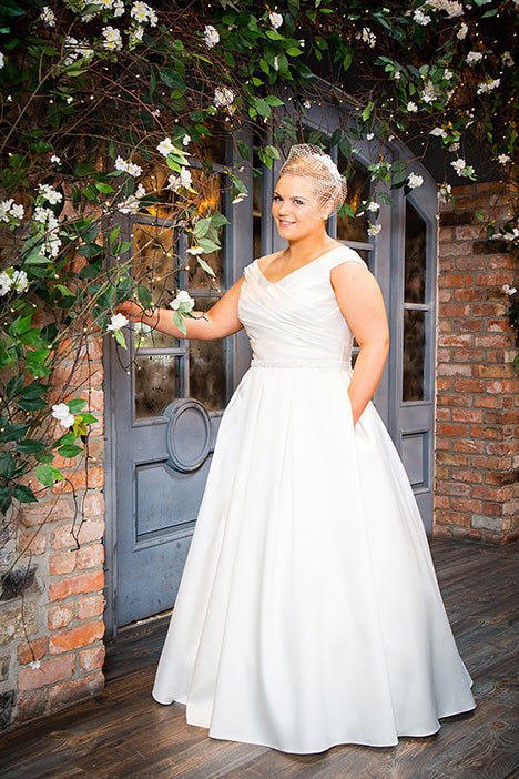 Size 38 hot sale wedding dress