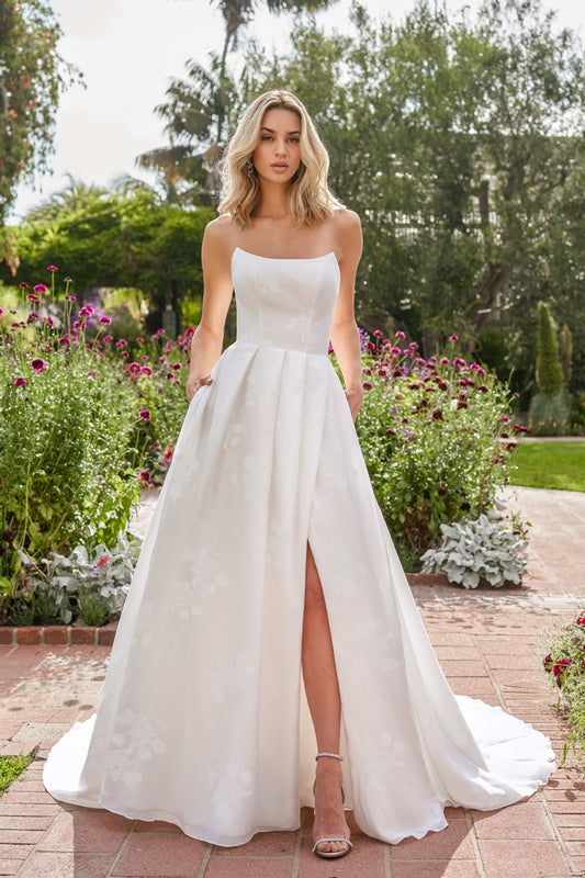 Dress: 2908 Jasmine Couture “Elsa D” Waist: 29