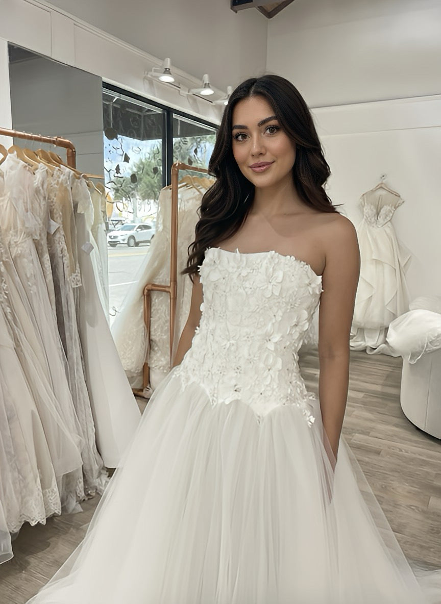 Dress: 3220 Ines Di Santo “Junniper” Waist: 32