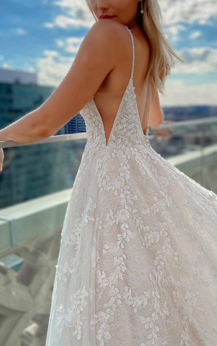 Dress: 3043 Martina Liana "1325" Waist: 30