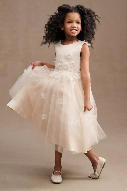FL08-01 Princess Daliana "Emmie" Size: 8