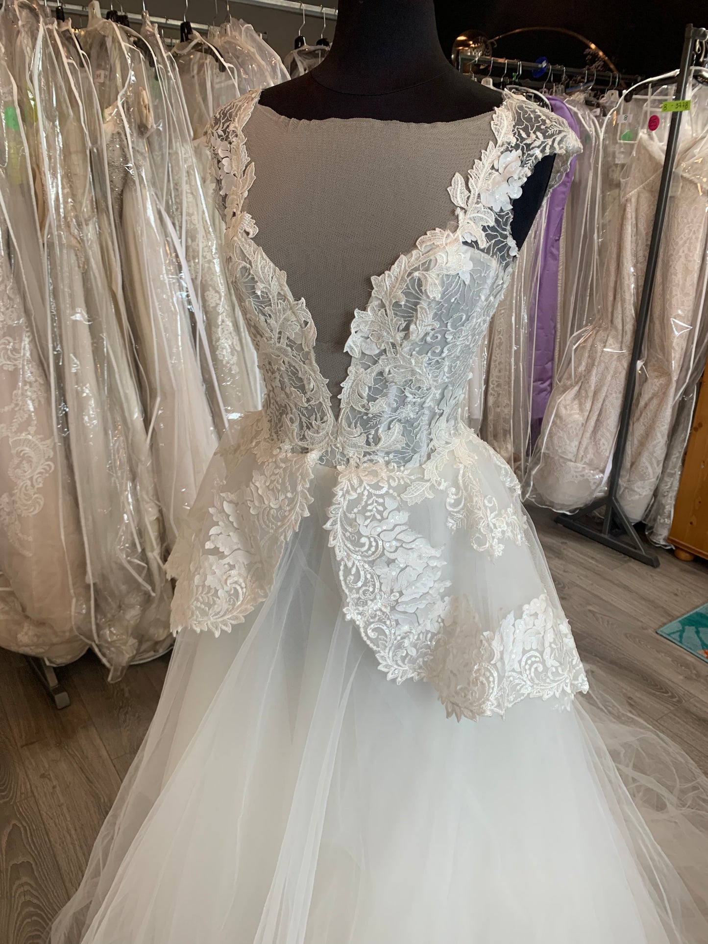 Dress: 2721 Haute Couture/EcoChic Bridal "Antoinette" Waist: 27