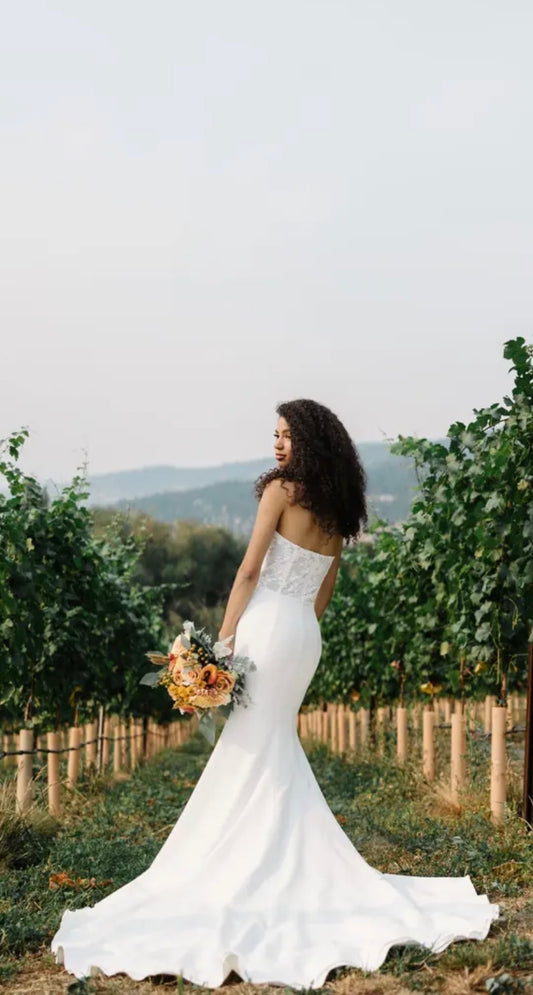 Dress: 2612 Lillian Wild “Ayla” Waist: 26