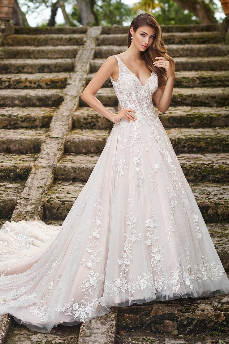 Dress: 2907 Martin Thornberg “Rosabelle” Waist: 29