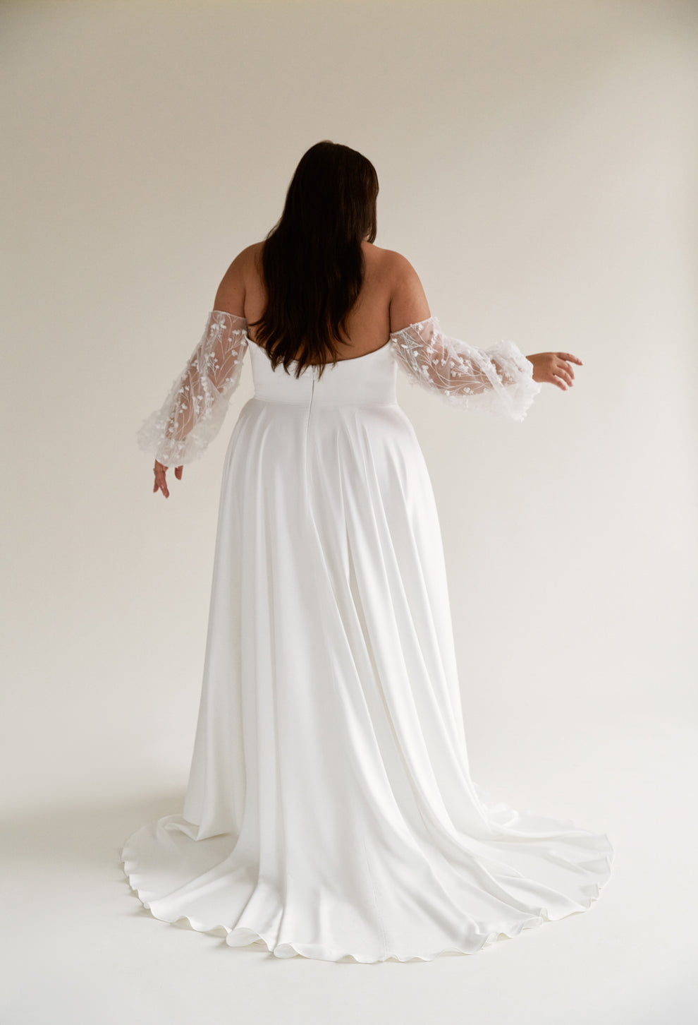 Dress: 3214 Truvelle “Pandora” Waist: 32