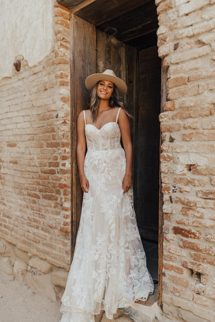 Dress: 2816 Essense of Australia “D3465” Waist: 28