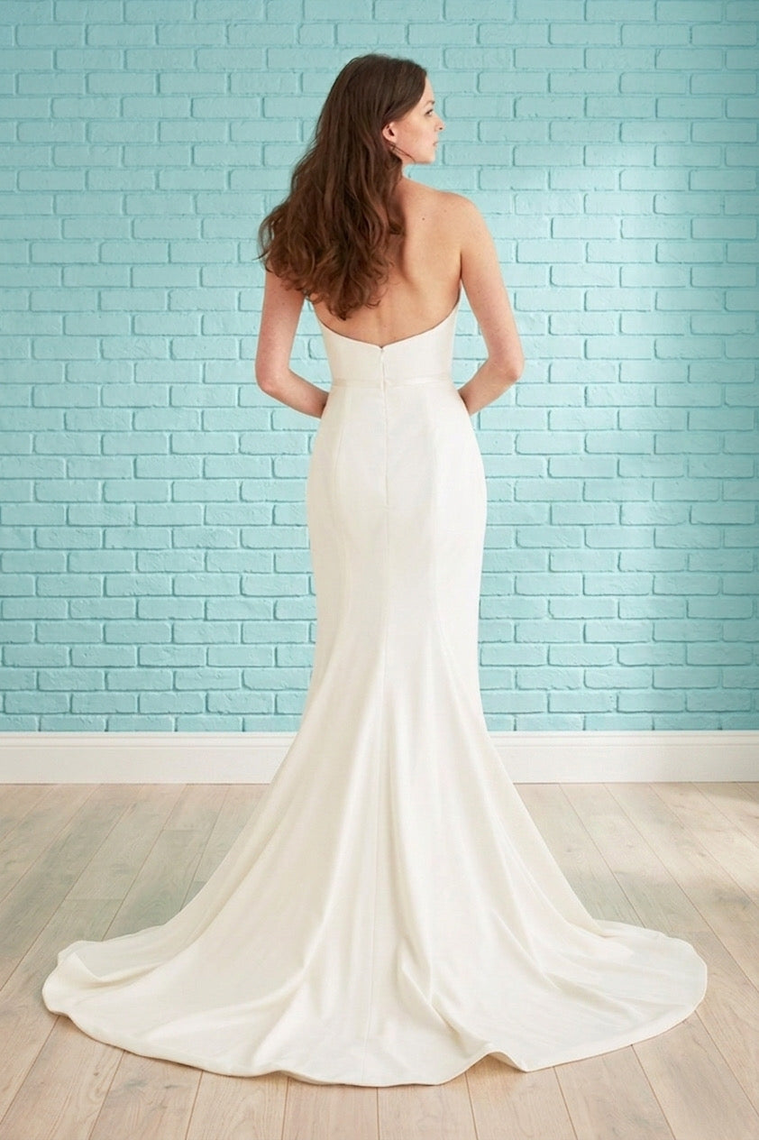 New Dress: 2714 Astrid & Mercedes “Radiant” Waist: 27
