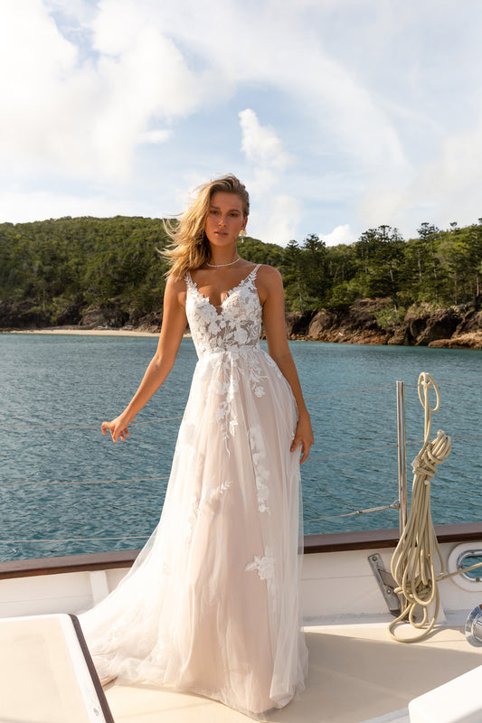 Dress: 3119 Madi Lane “Juliette” Waist: 31