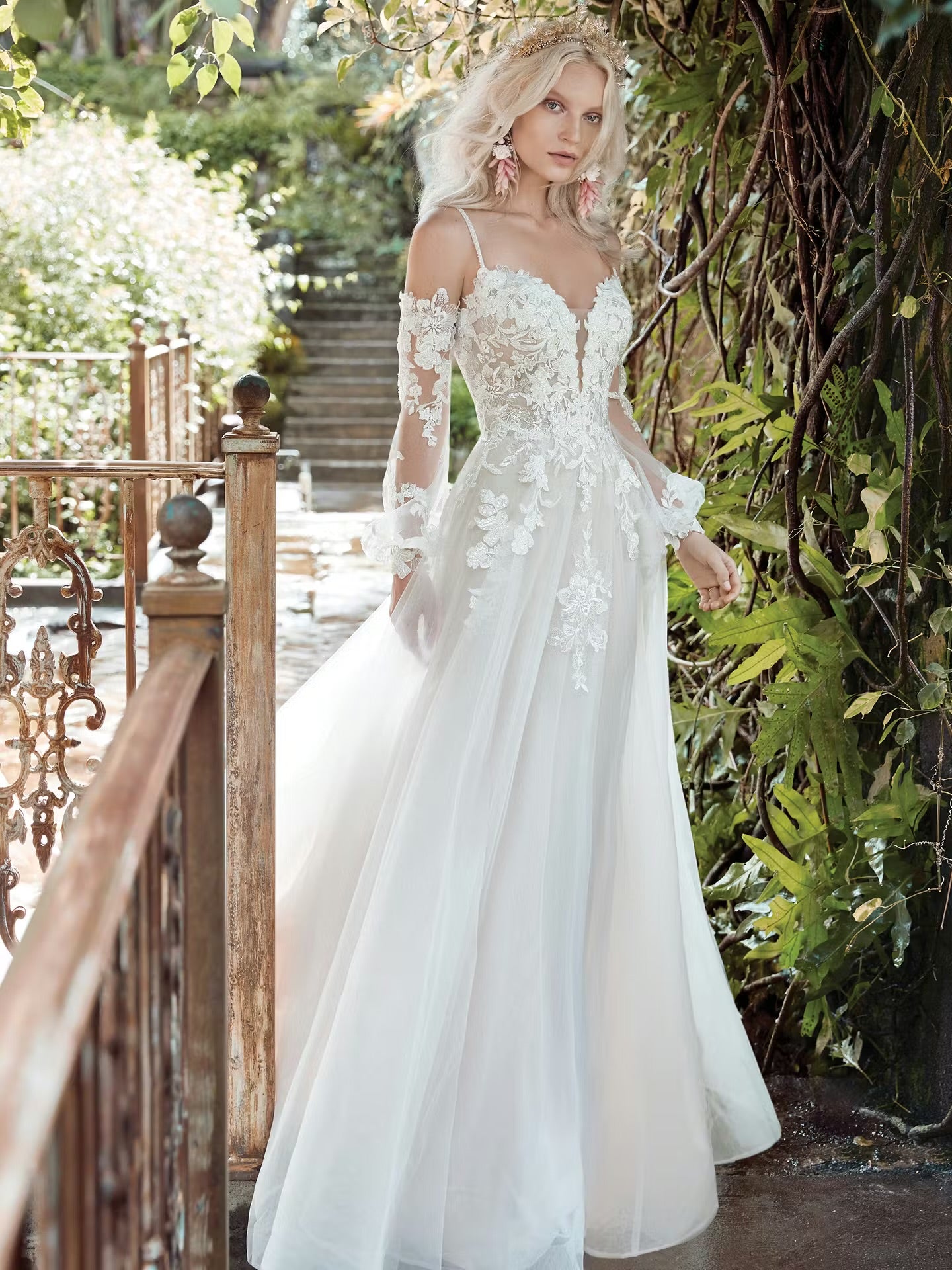 Dress: 3114 Maggie Sottero “Stevie” Waist: 31