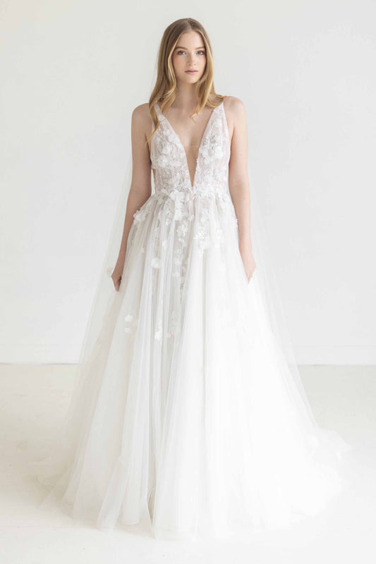 Dress: 2524 Watters “Calia” Waist: 25