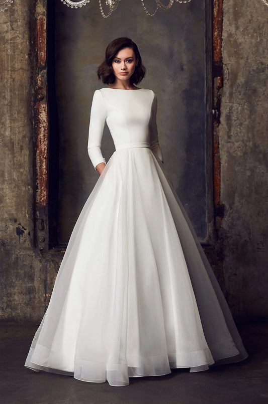 Dress: 3042 Mikaella “2308” Waist: 30