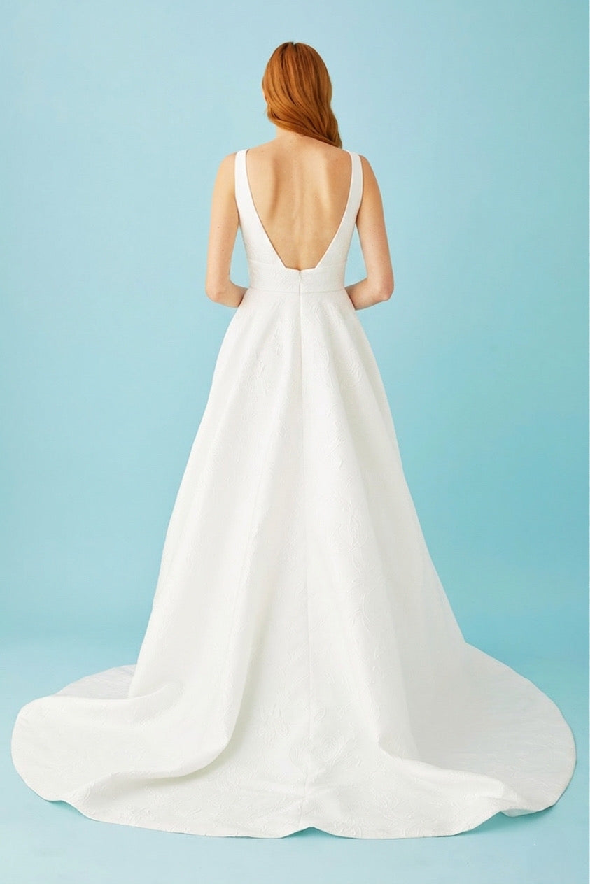 Dress: 2819 Lea-Ann Belter “Francesca” Waist: 28