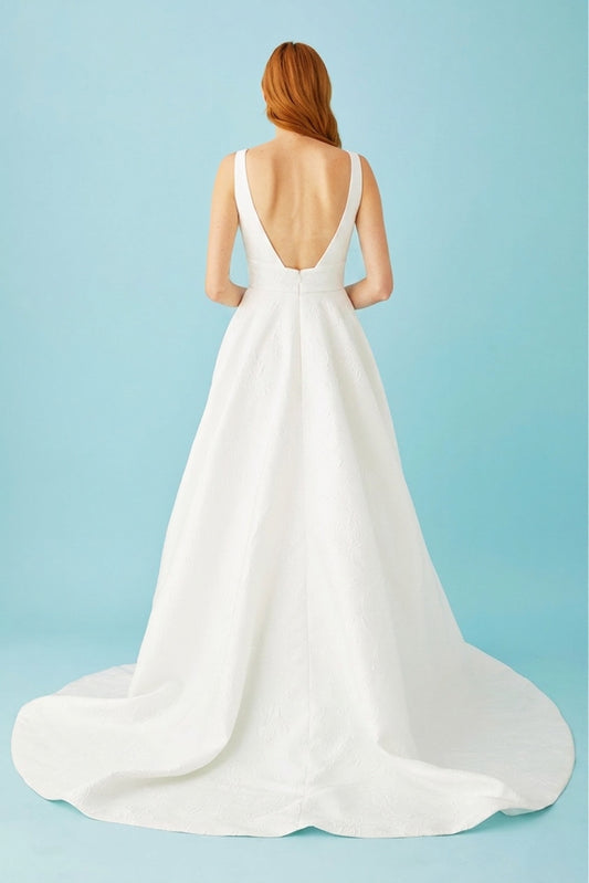 Dress: 2819 Lea-Ann Belter “Francesca” Waist: 28