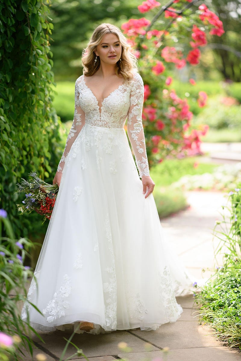 Dress: 2816 Essense of Australia "D2846" Waist: 28