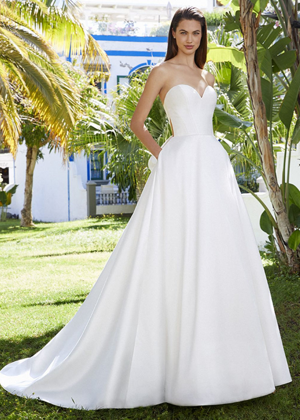 Dress: 2901 Love by Enzoani "Bella Rose" Waist: 29