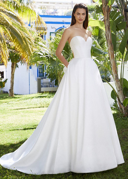 New Dress: 2901 Love by Enzoani "Bella Rose" Waist: 29