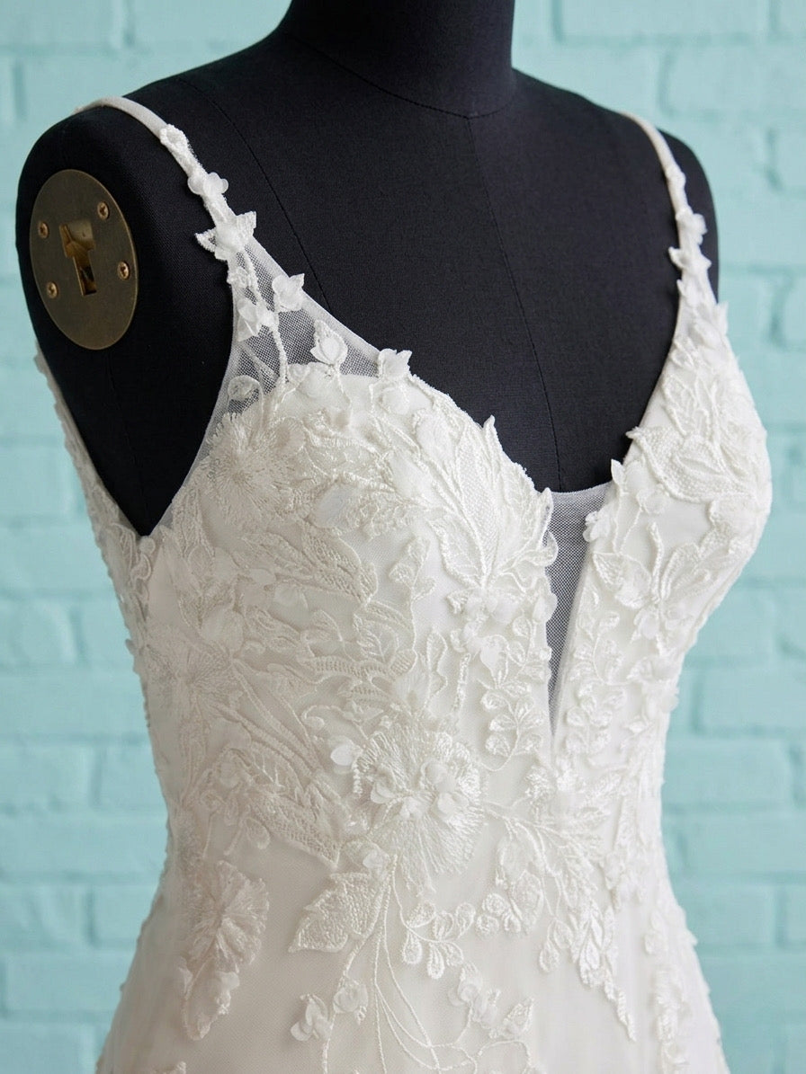 Dress: 3001 Maggie Sottero “Marlena” Waist: 30