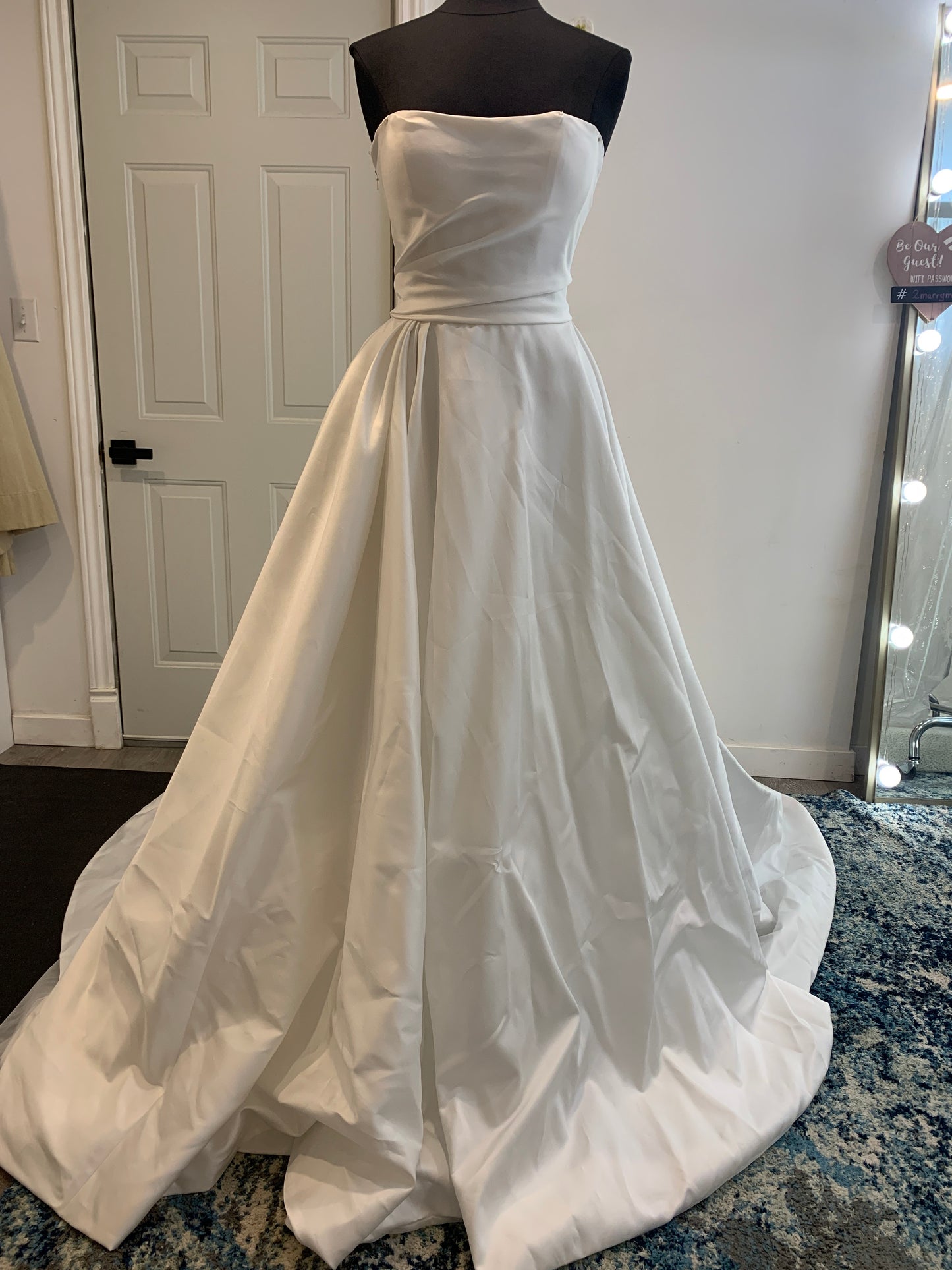 Dress: 2726 Haute Couture "Clara" Waist: 27