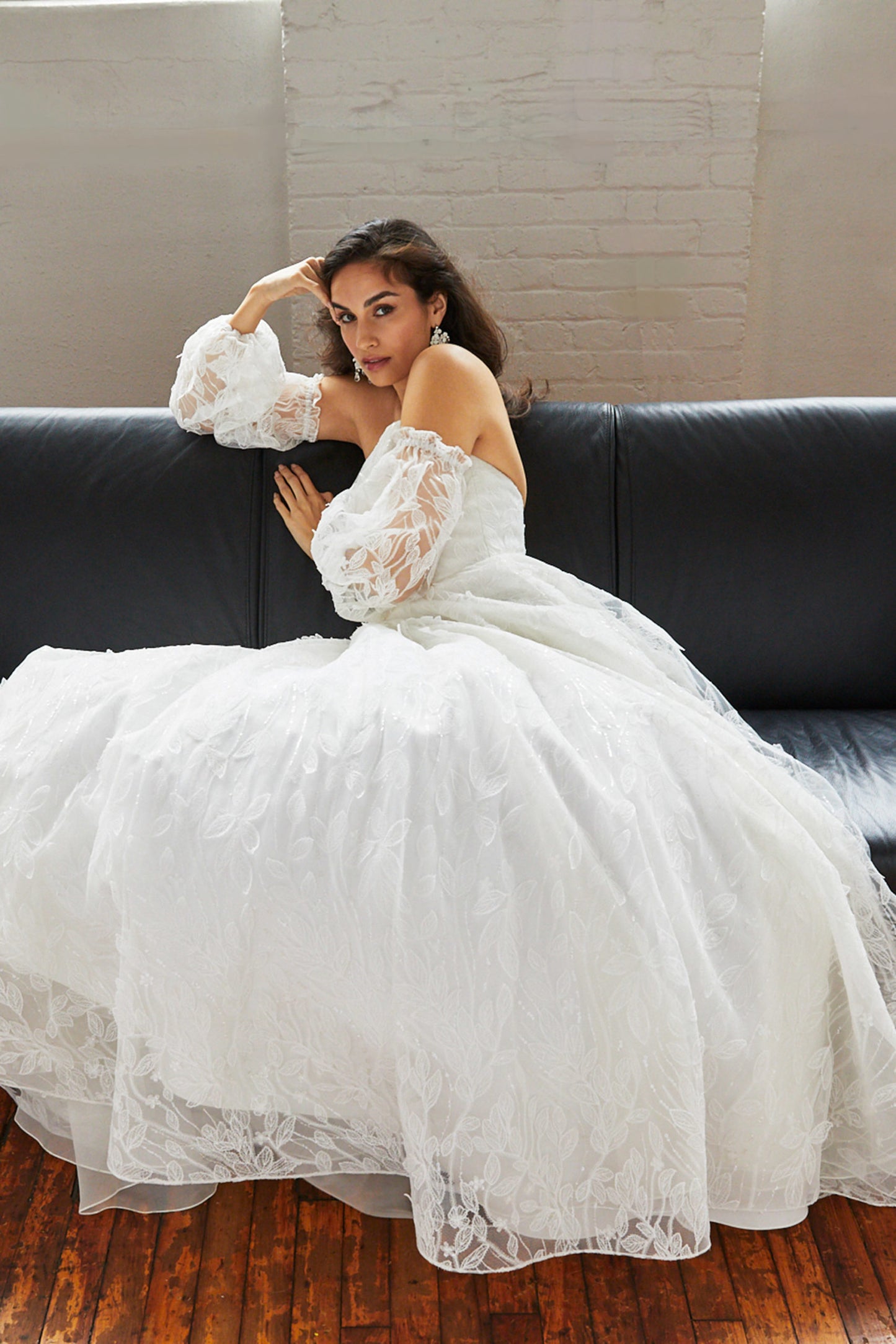 Dress: 2744 Lea-Ann Belter "Lyric" Waist: 27