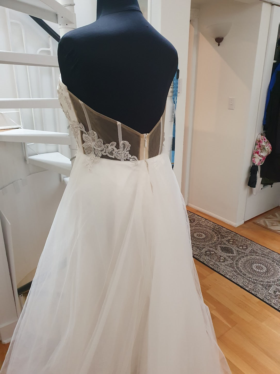 Dress 2535: Ecochic Bridal "Sarah" waist 35
