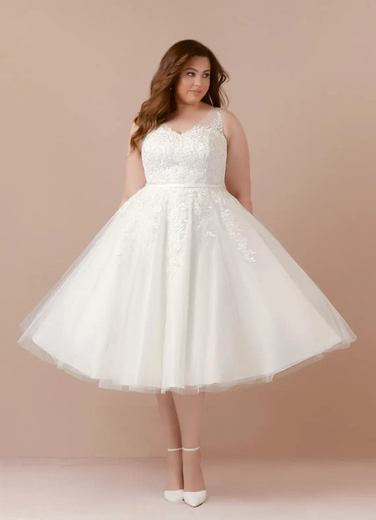 Dress: 3705 Azazie "Dolores" Waist: 37