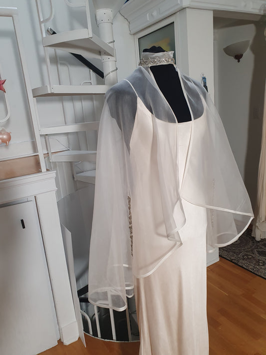 VC9: Silk organza veil cape with crystal details at neck and arm holes