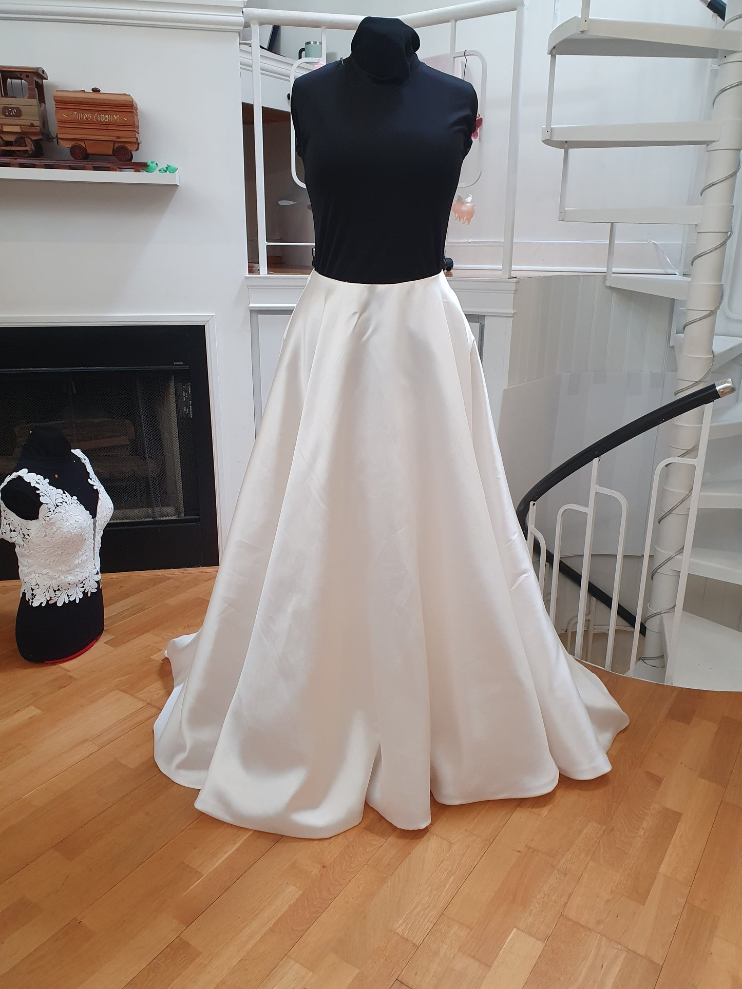 Skirt 113: EcoChic Bridal/Rebecca Ingram mikado skirt waist 31