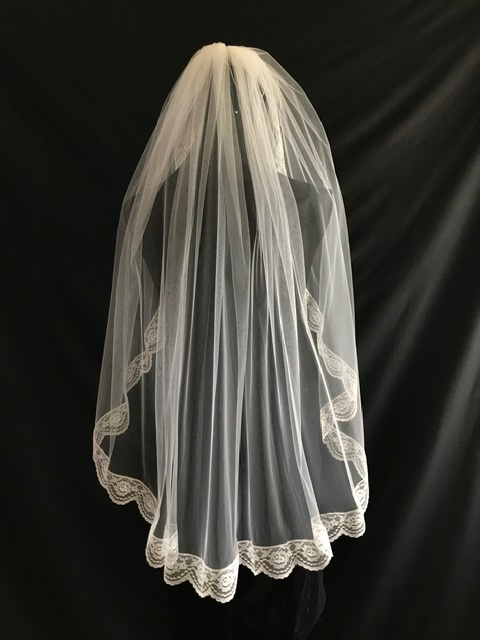 Veil 130lace b: Fingertip lace edge ivory/dark ivory