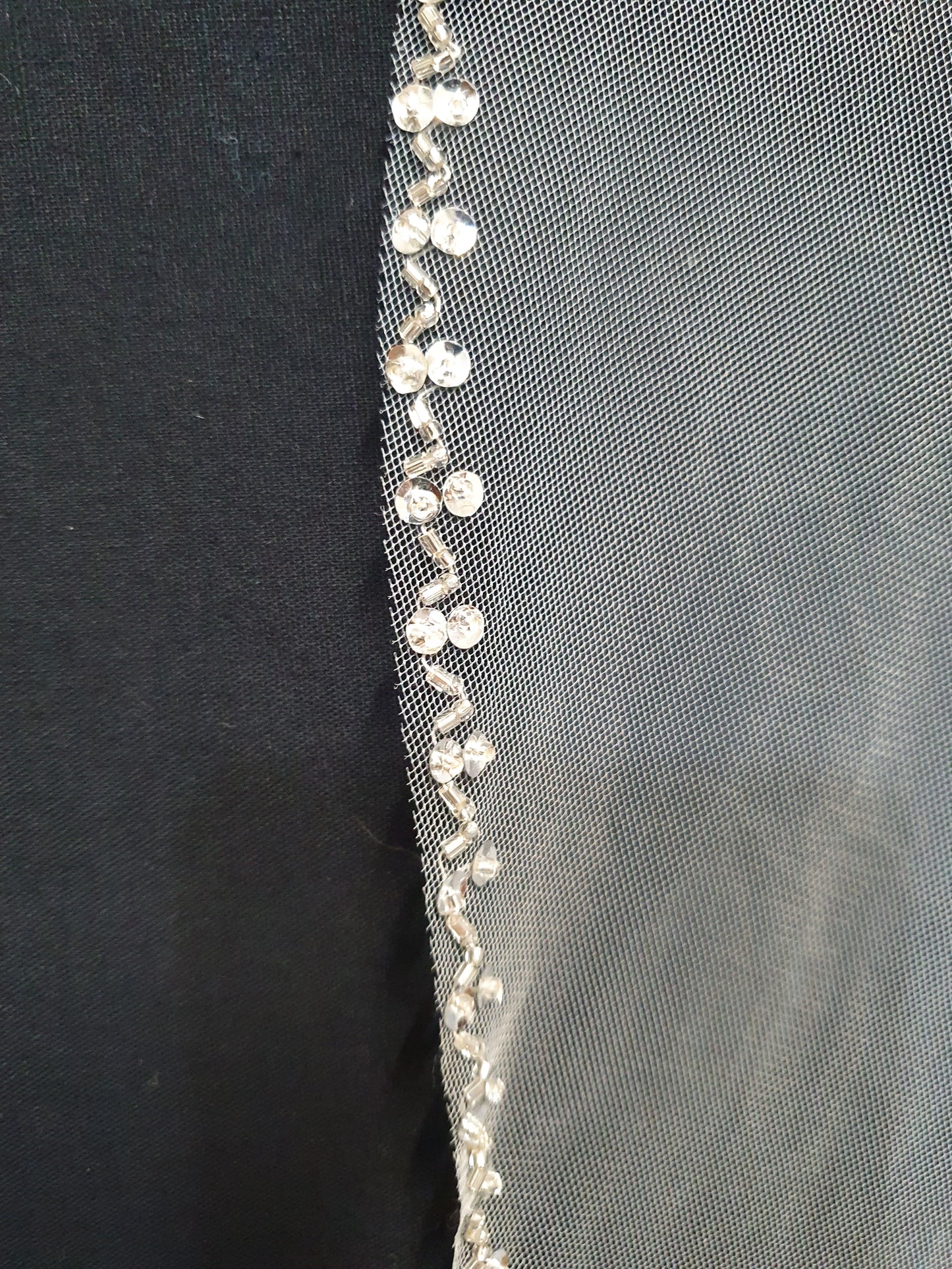Veil 220: 1 tier fingertip veils with beaded edge