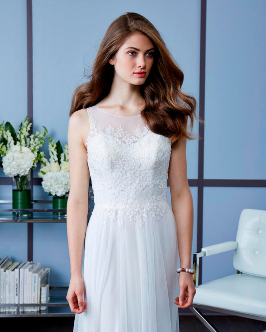 Dress 618:  Romantic Bridals "7615" waist 49