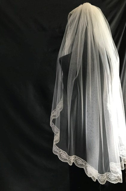 Veil 130lace b: Fingertip lace edge ivory/dark ivory