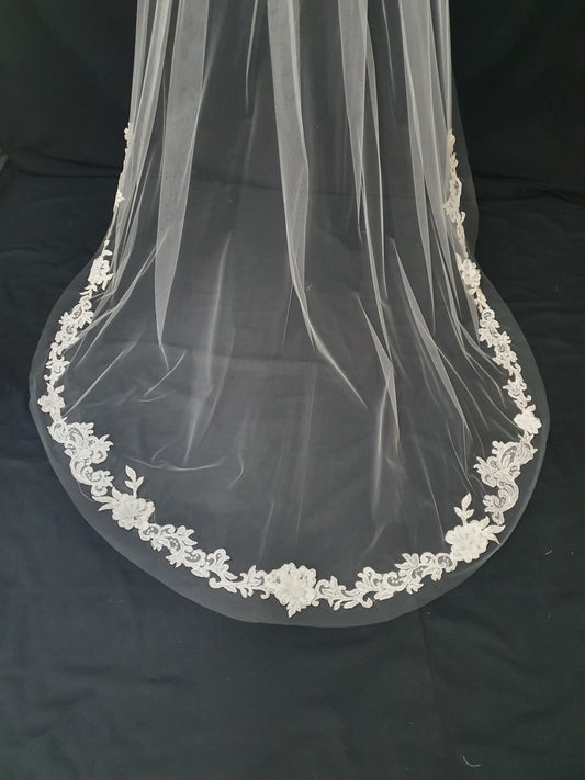 Veil 640misc: Cathedral length veils lace trims